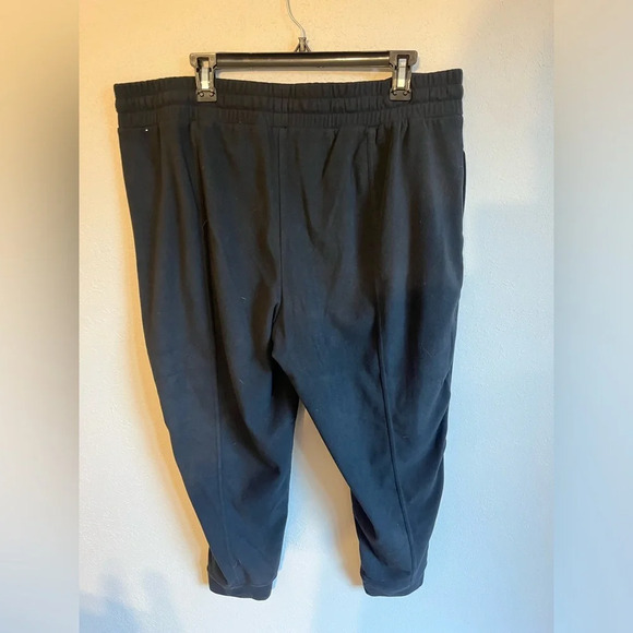 Men’s Mondetta Sweatpants - Picture 3 of 4